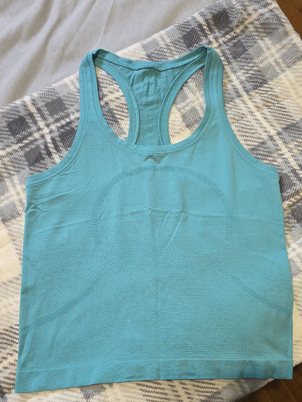 Lululemon Swiftly Tech Racerback Tank Top 2.0 
Waist Length